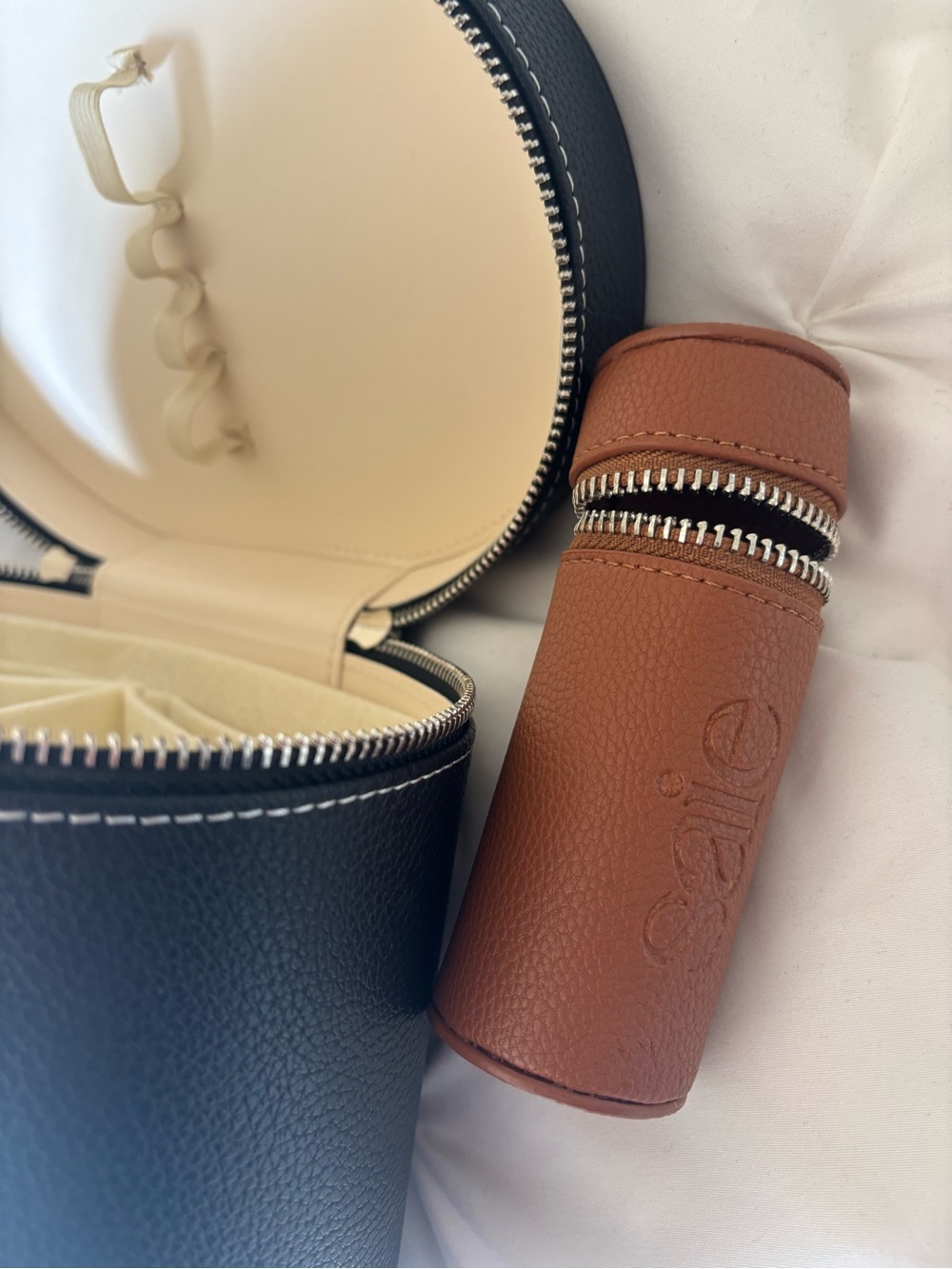 Saie Black Pebbled Leather Toiletry Case with Cream Interior - Picture 3 of 5